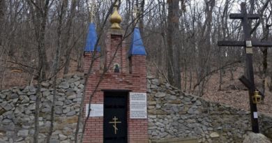 Топловский монастырь + Собор Святой Троицы в Симферополе ( К мощам Святого Луки) Топловский монастырь + Собор Святой Троицы в Симферополе ( К мощам Святого Луки)