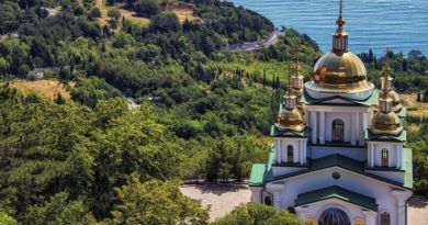 Ласточкино гнездо + Водопад Учан-Су Ласточкино гнездо + Водопад Учан-Су
